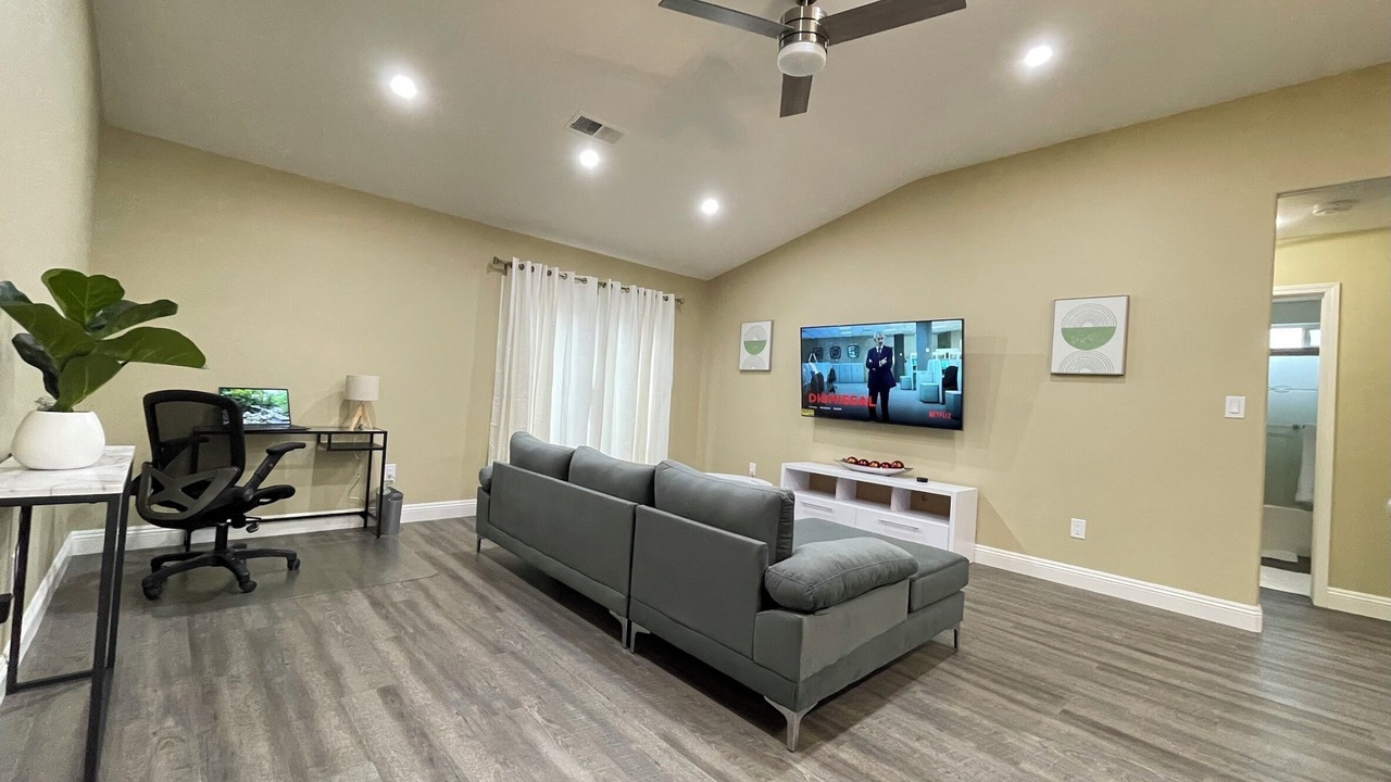 Photo of Livingroom in Pumpkin Center