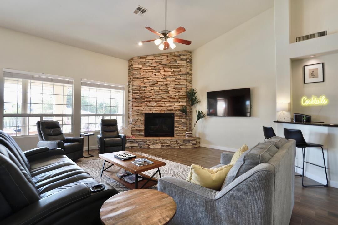 Photo of Livingroom in Foothills