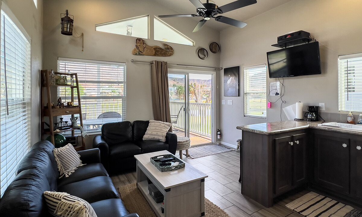 Photo of Livingroom in Parker Dam