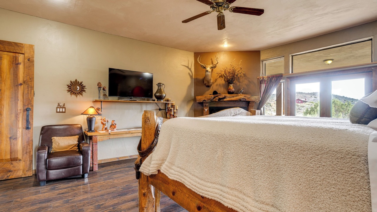 Photo of Bedroom in Dewey-Humboldt