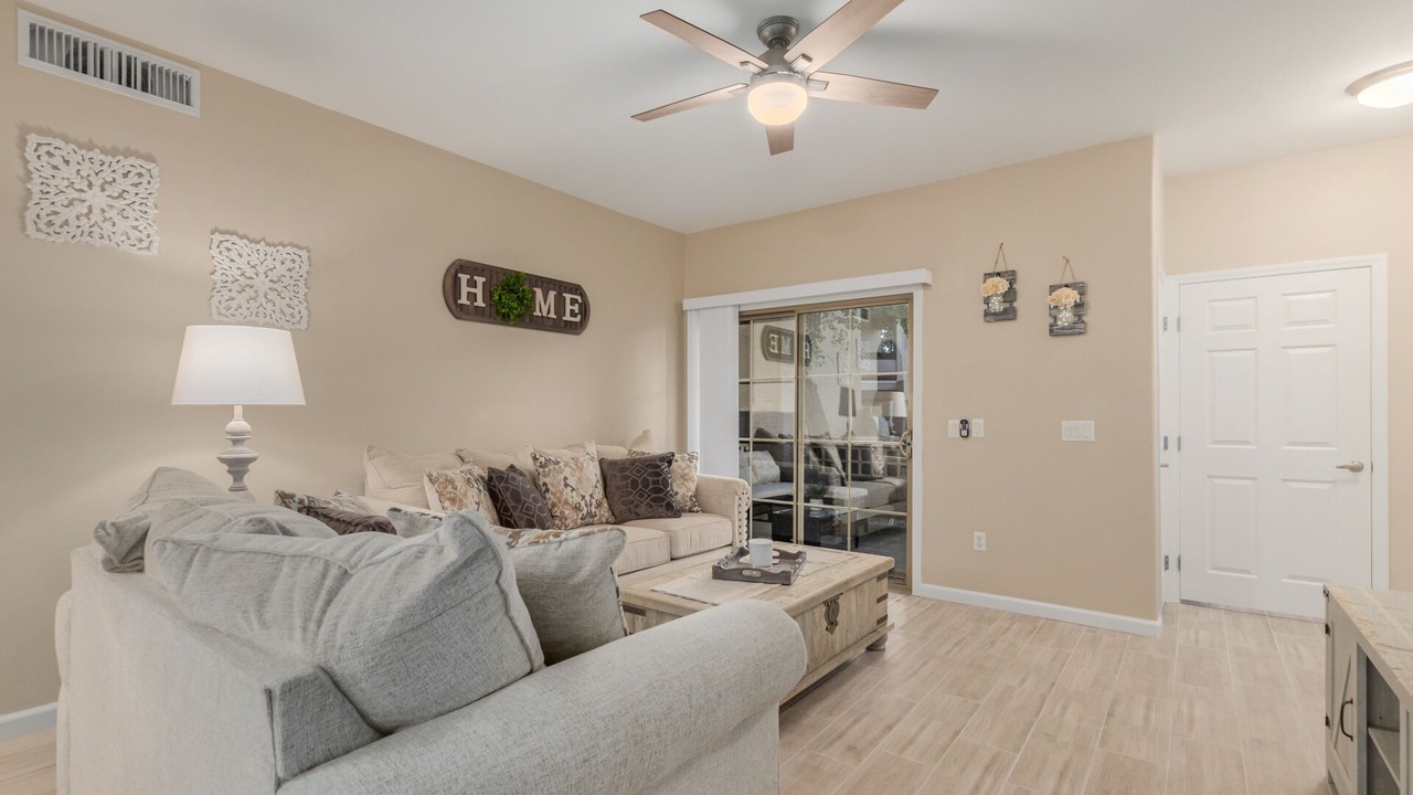 Photo of Livingroom in Parkwood Ranch