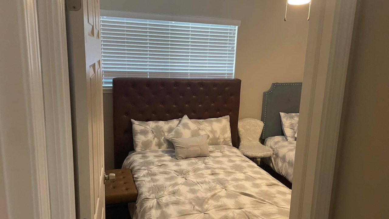 Photo of Bedroom in Moraga Blvd