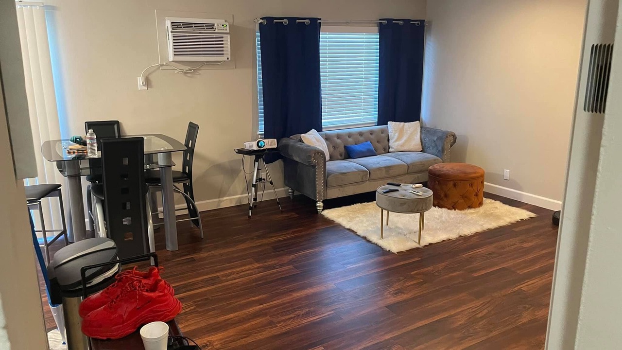 Photo of Livingroom in Moraga Blvd