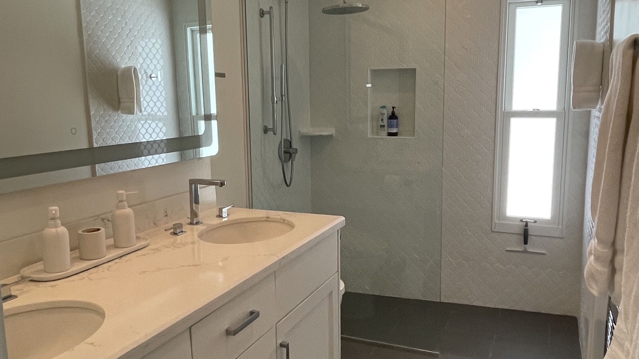 Photo of Bathroom in Araby