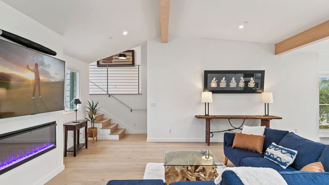 Photo of Livingroom in Monterey