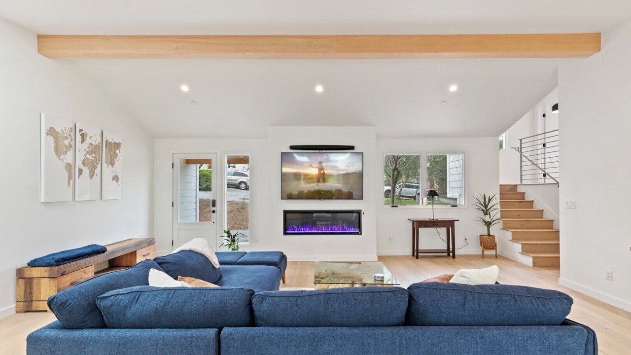 Photo of Livingroom in Monterey