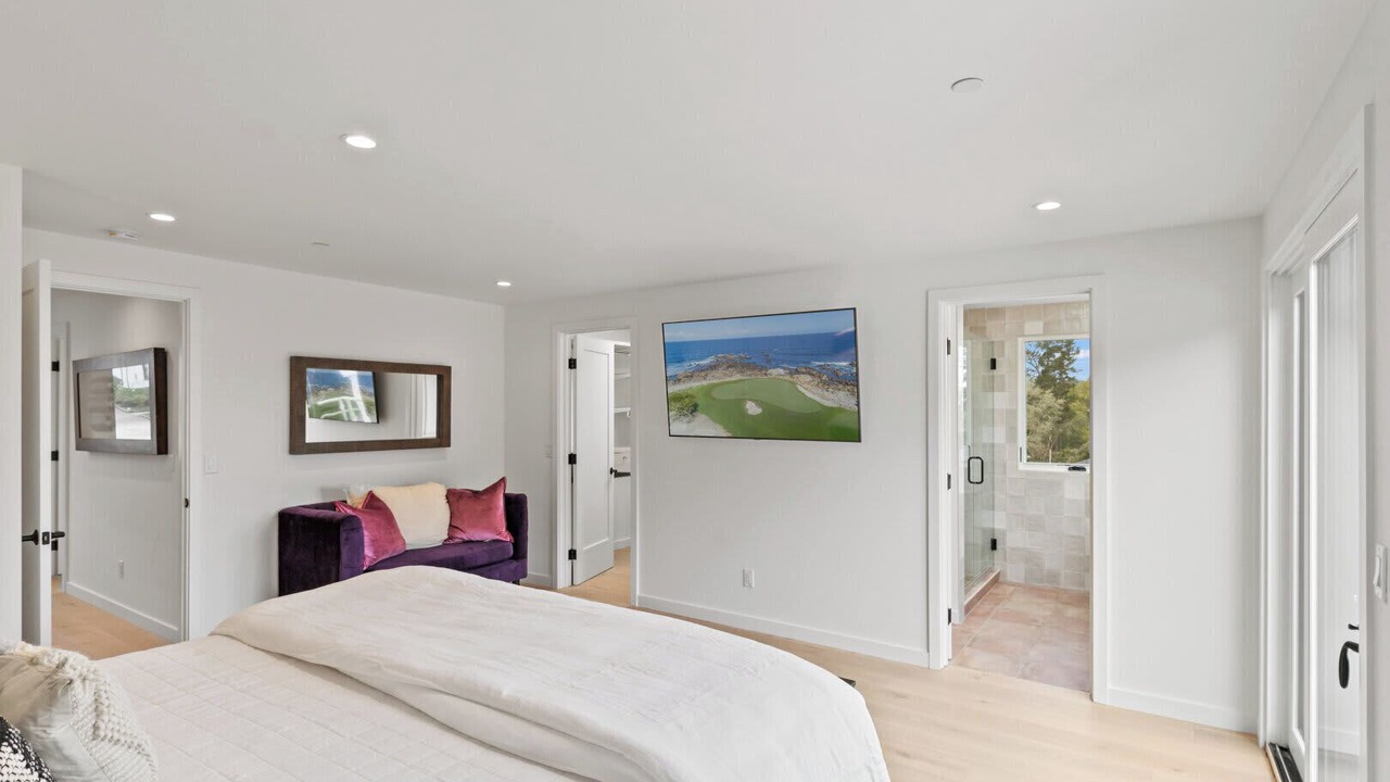Photo of Bedroom in Monterey