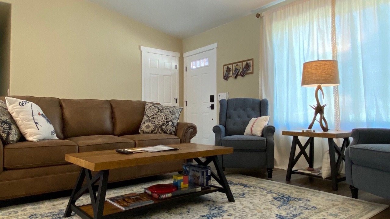 Photo of Livingroom in Oak Knoll Village