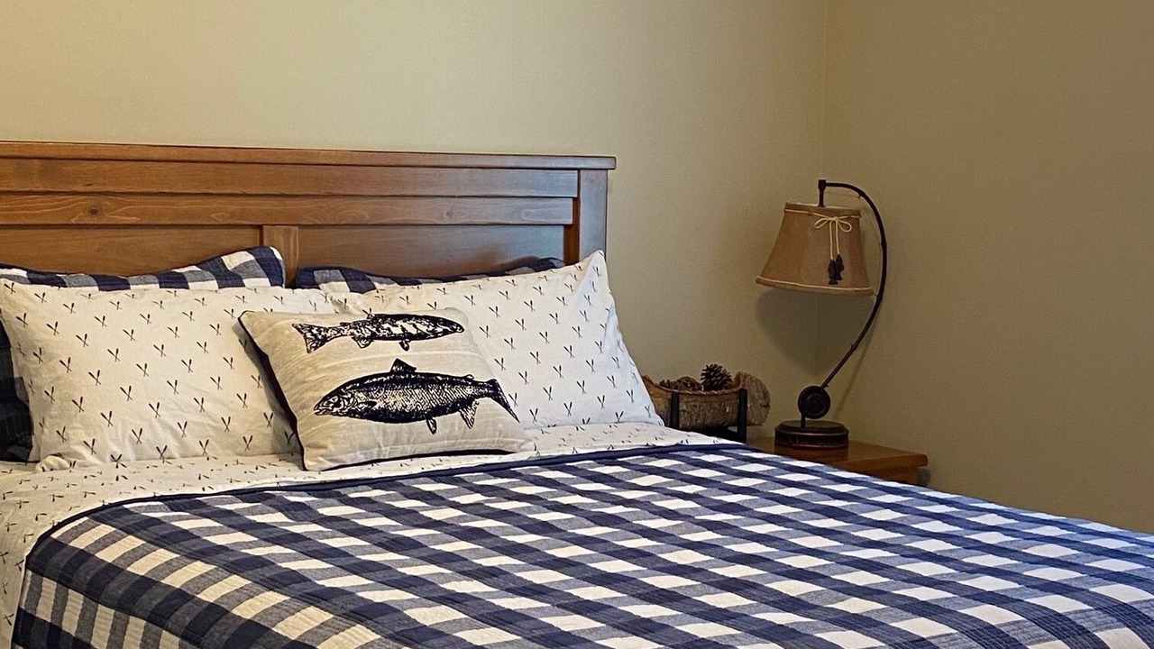 Photo of Bedroom in Oak Knoll Village