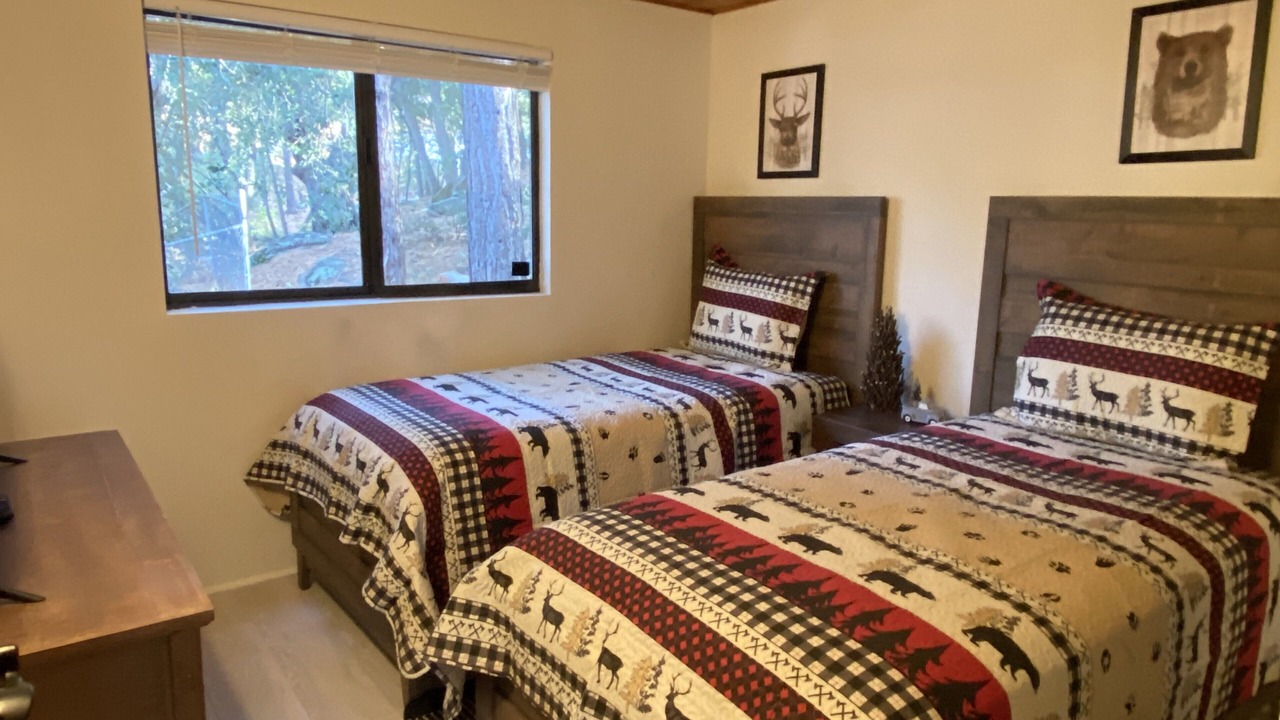 Photo of Bedroom in Idyllwild