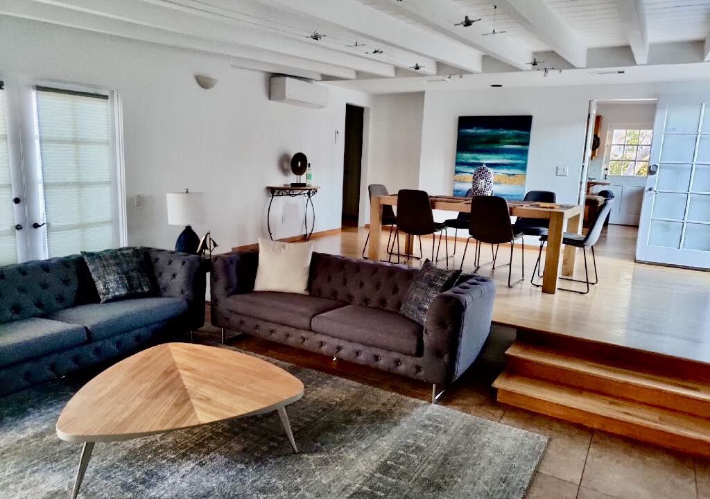 Photo of Livingroom in La Jolla Mesa