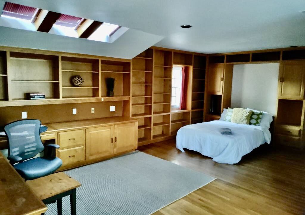 Photo of Bedroom in La Jolla Mesa