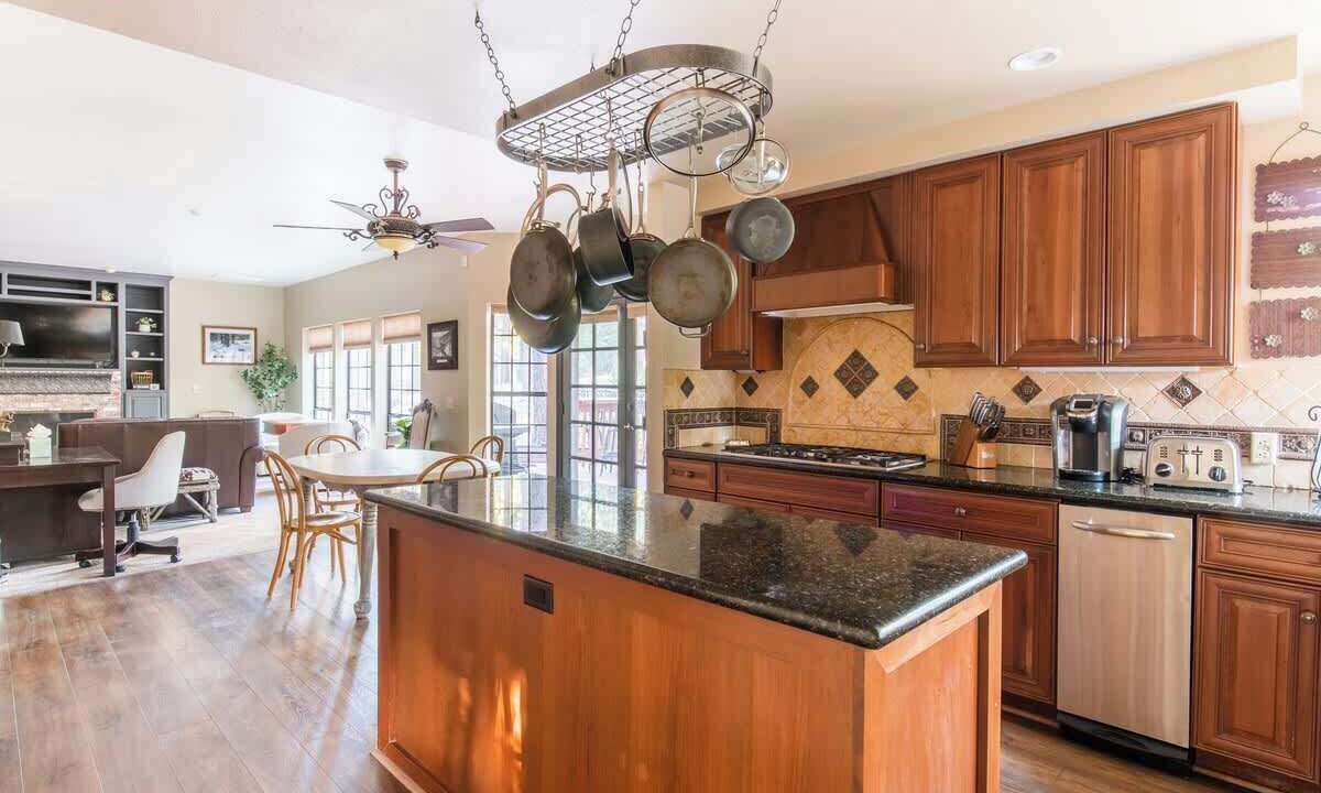 Photo of Kitchen in Summit Estates