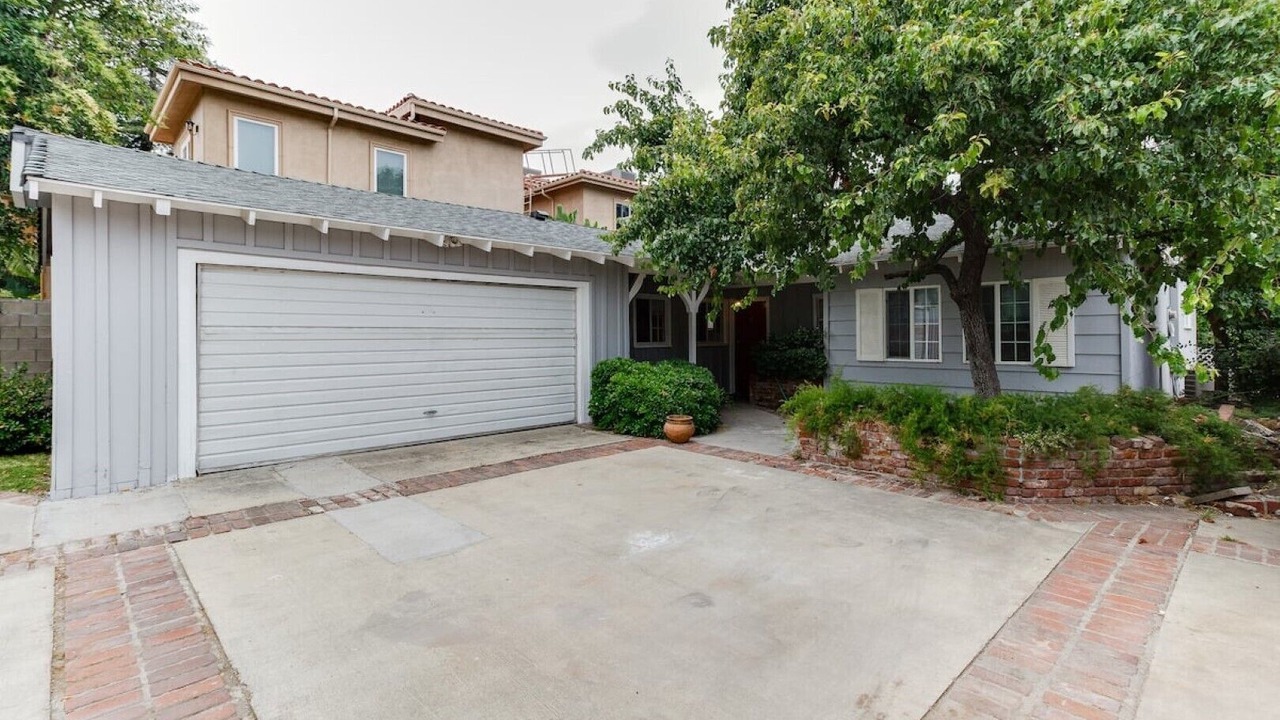 Photo of Outdoor in Woodland Hills