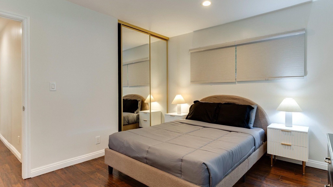Photo of Bedroom in Woodland Hills