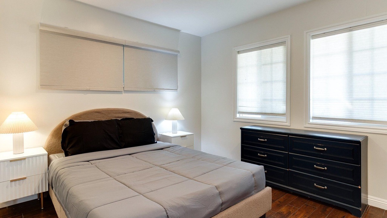 Photo of Bedroom in Woodland Hills