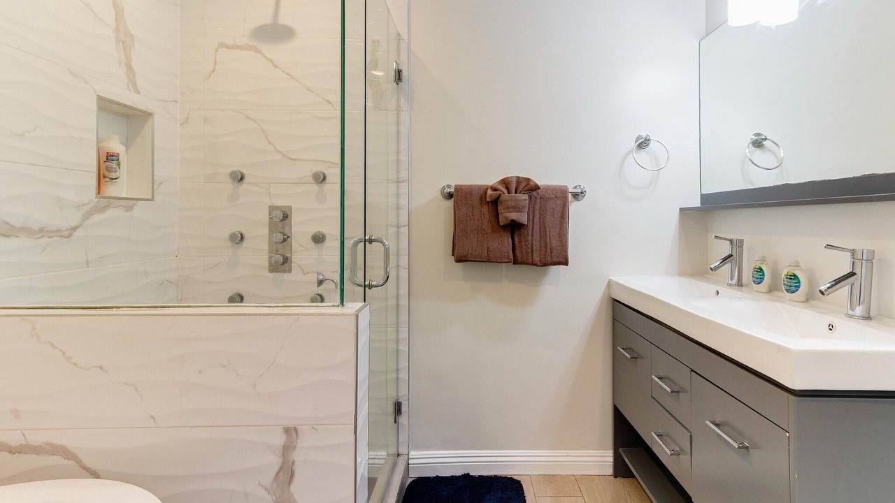 Photo of Bathroom in Woodland Hills