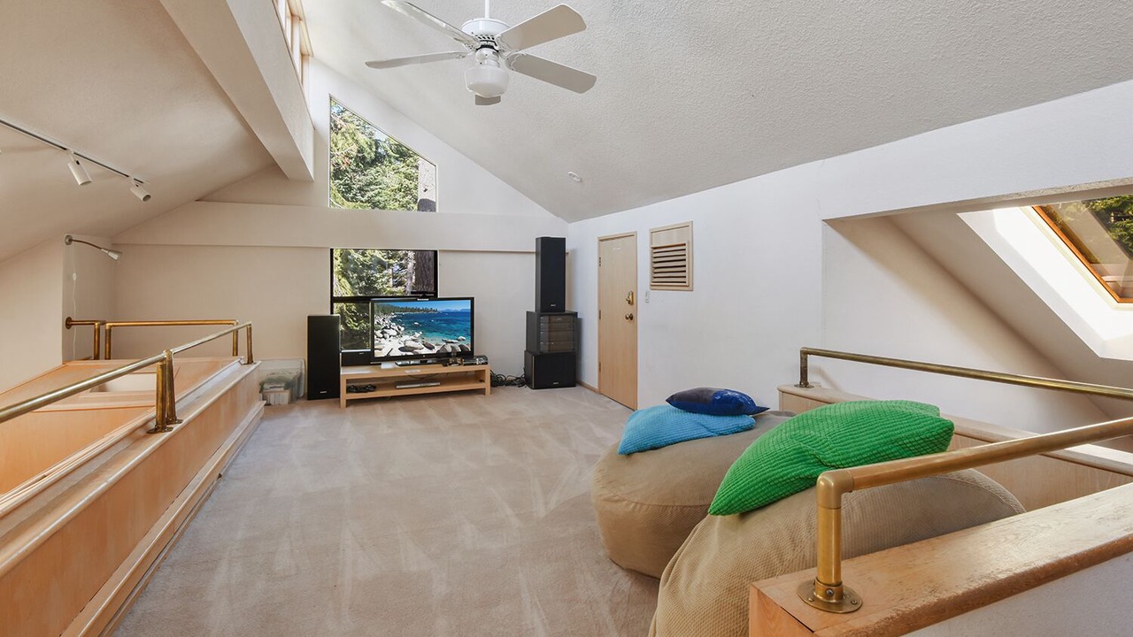 Photo of Livingroom in Truckee