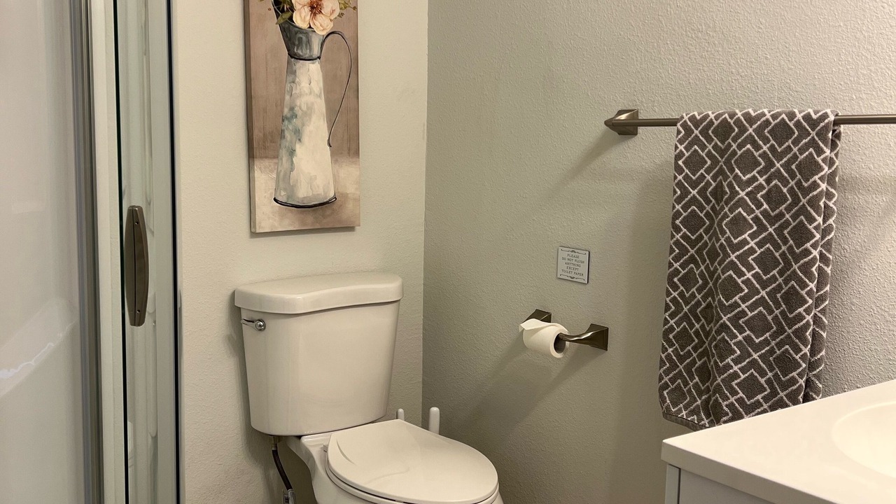 Photo of Bathroom in Cottonwood