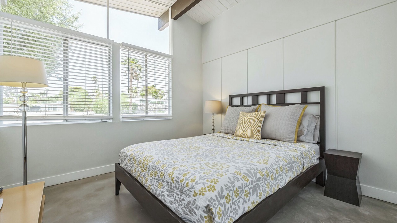 Photo of Bedroom in Racquet Club Estates