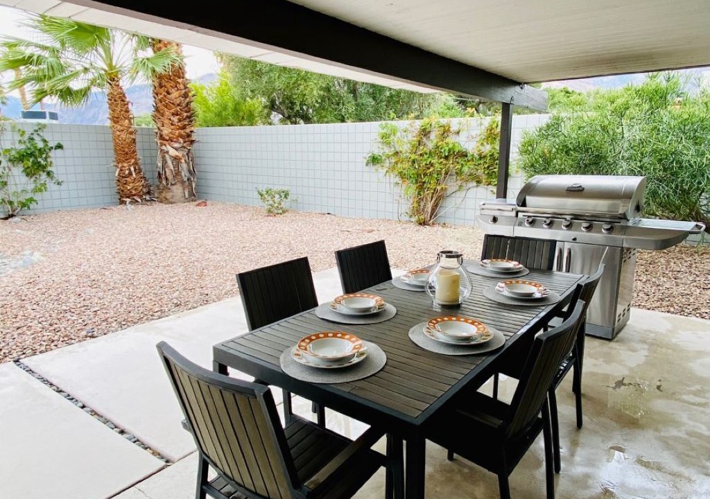 Photo of Outdoor in Racquet Club Estates