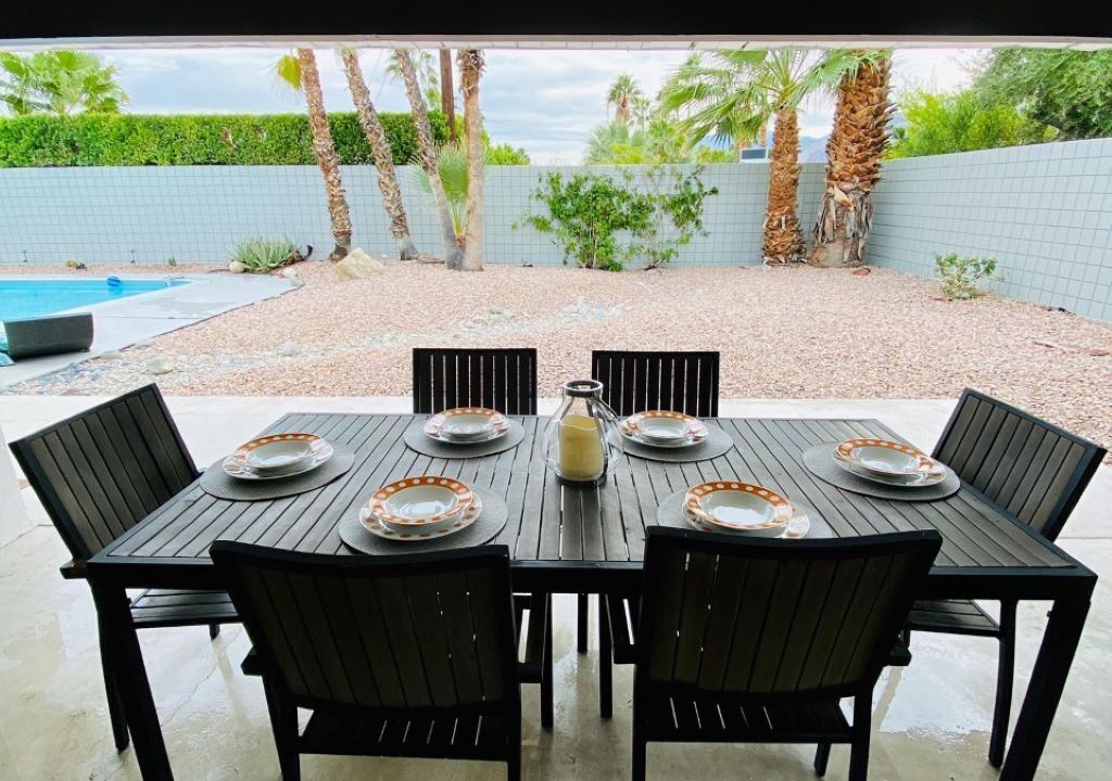 Photo of Outdoor in Racquet Club Estates