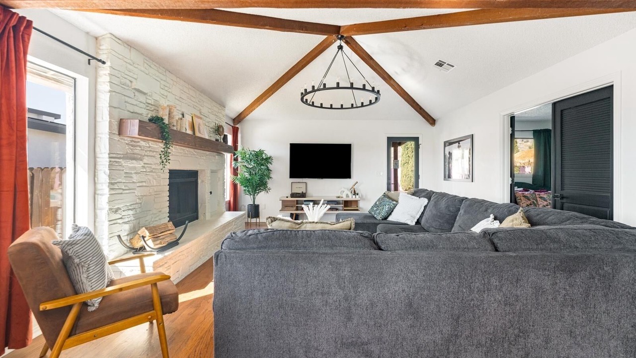 Photo of Livingroom in Yucca Valley