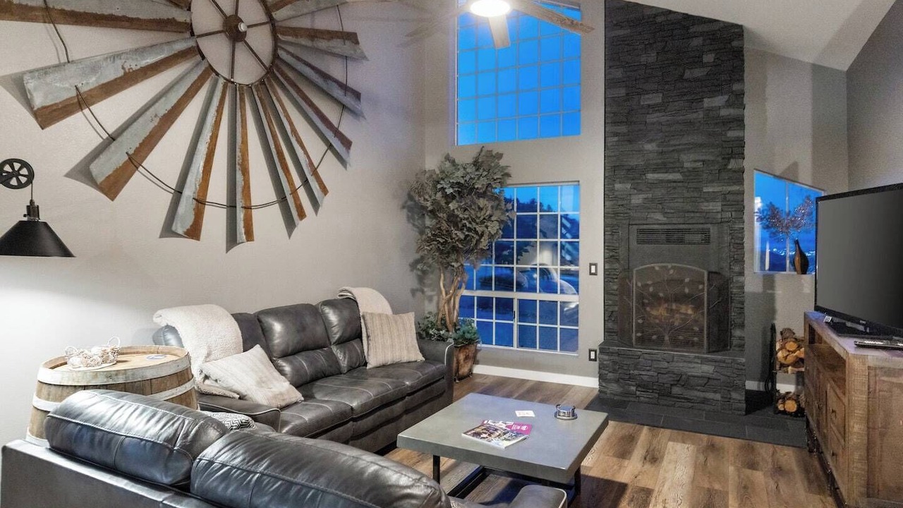 Photo of Livingroom in Lynx Mountain View Estates
