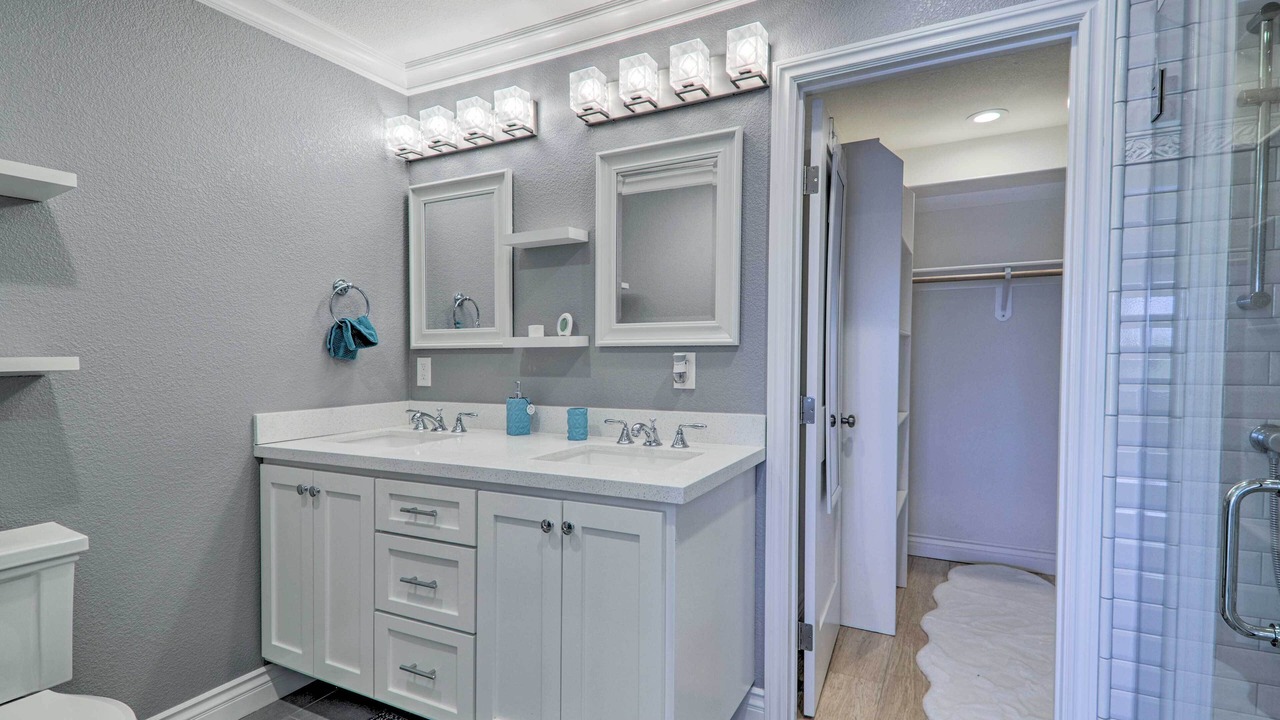 Photo of Bathroom in Discovery Bay