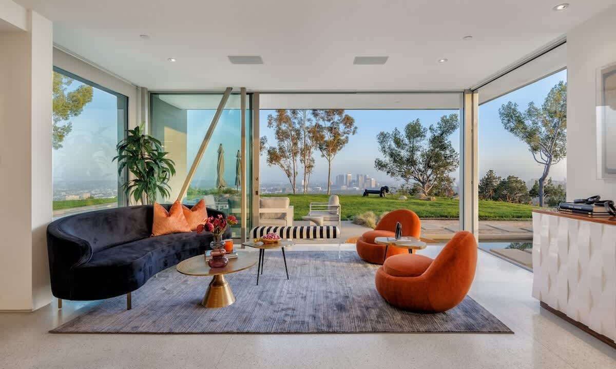 Photo of Livingroom in Trousdale Estates