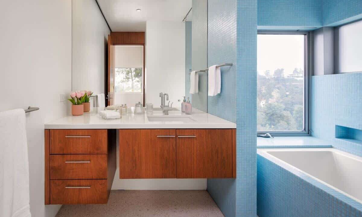 Photo of Bathroom in Trousdale Estates