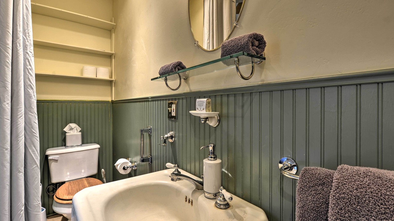 Photo of Bathroom in Blue Lake