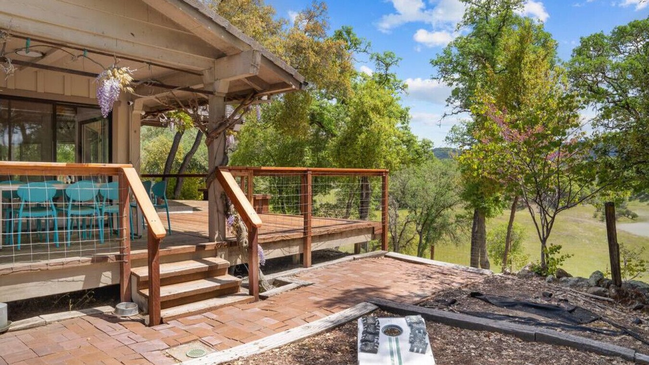 Photo of Patio Balcony in Kelseyville
