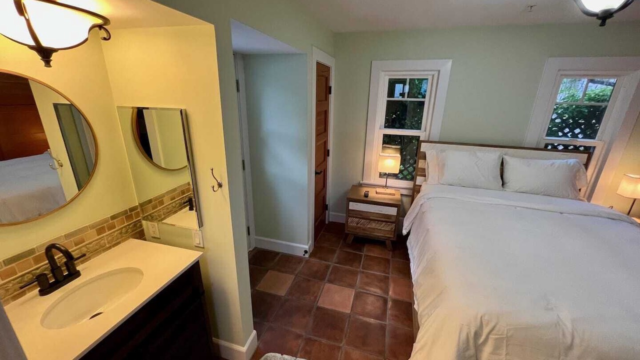 Photo of Bedroom in Avalon
