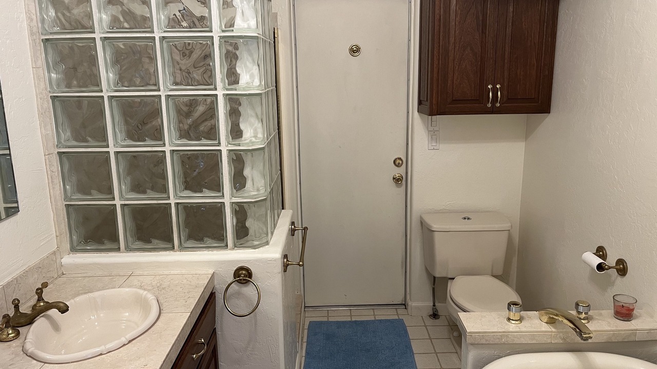 Photo of Bathroom in East Side Capistrano