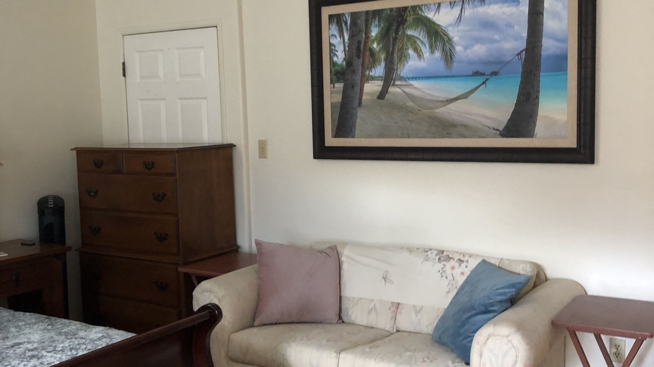 Photo of Livingroom in East Side Capistrano