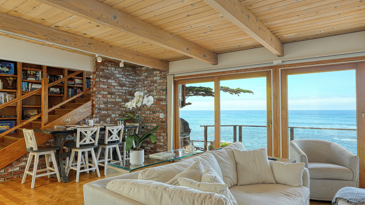 Photo of Livingroom in Marine Terrace