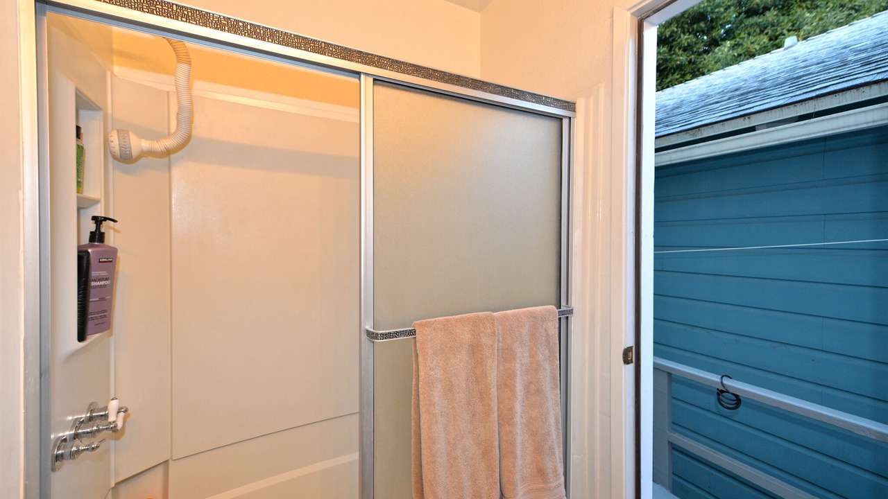 Photo of Bathroom in Avalon