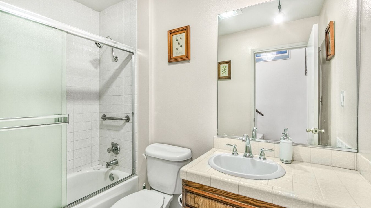 Photo of Bathroom in Avalon
