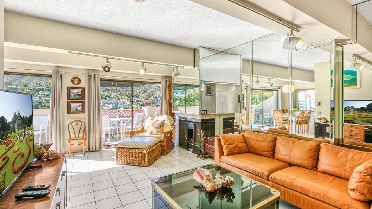 Photo of Bedroom in Avalon