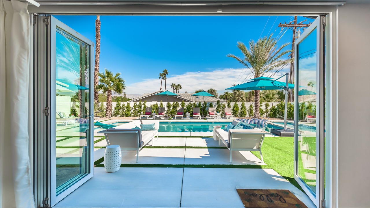 Photo of Outdoor in Racquet Club West
