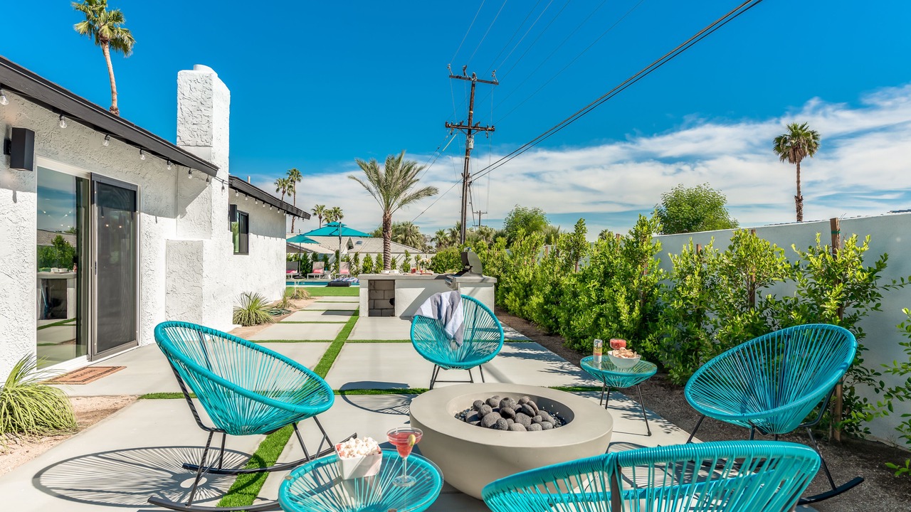 Photo of Patio Balcony in Racquet Club West