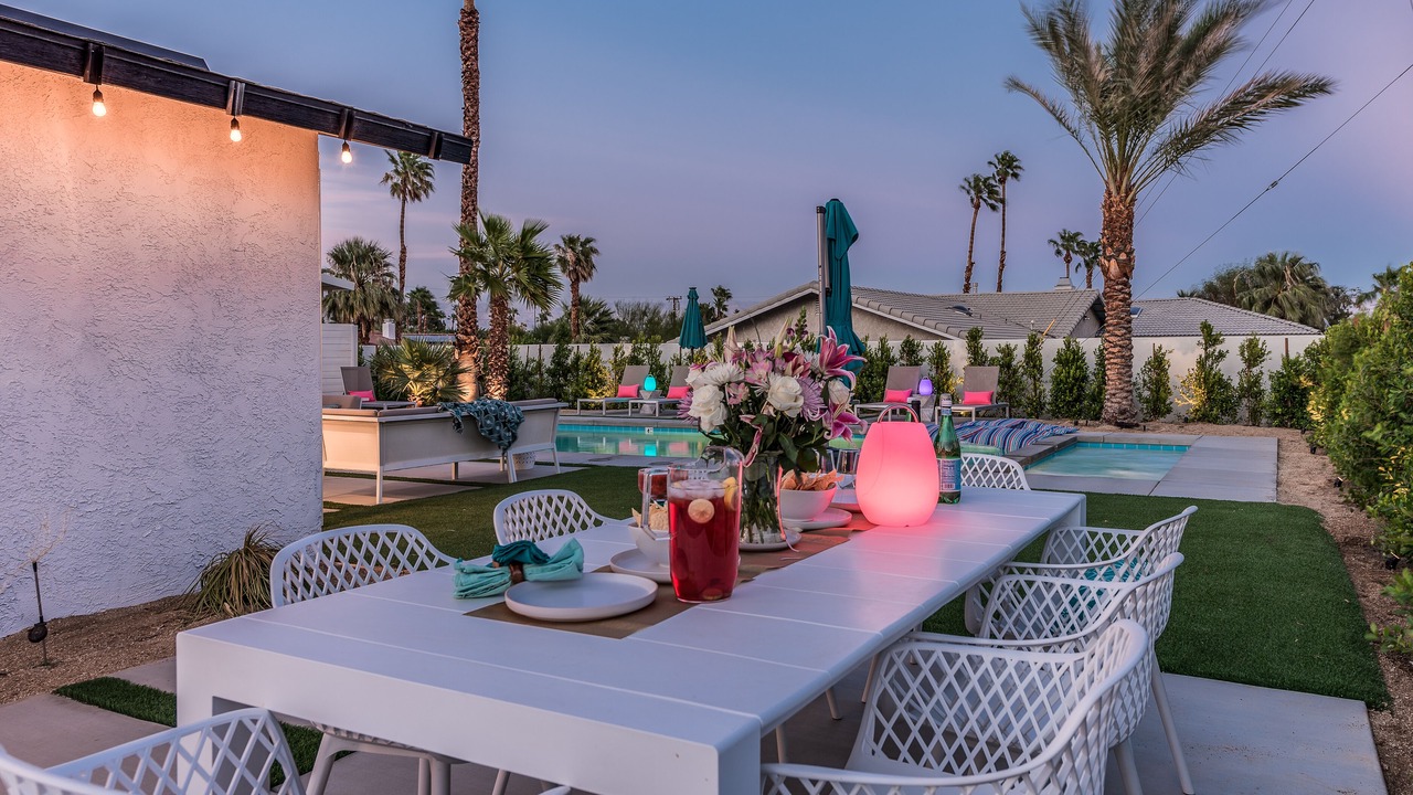 Photo of Outdoor in Racquet Club West