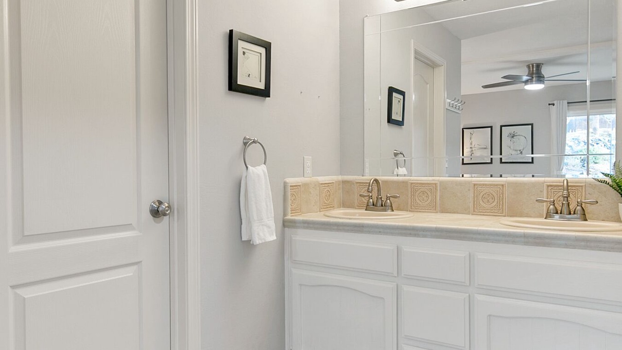 Photo of Bathroom in Midway