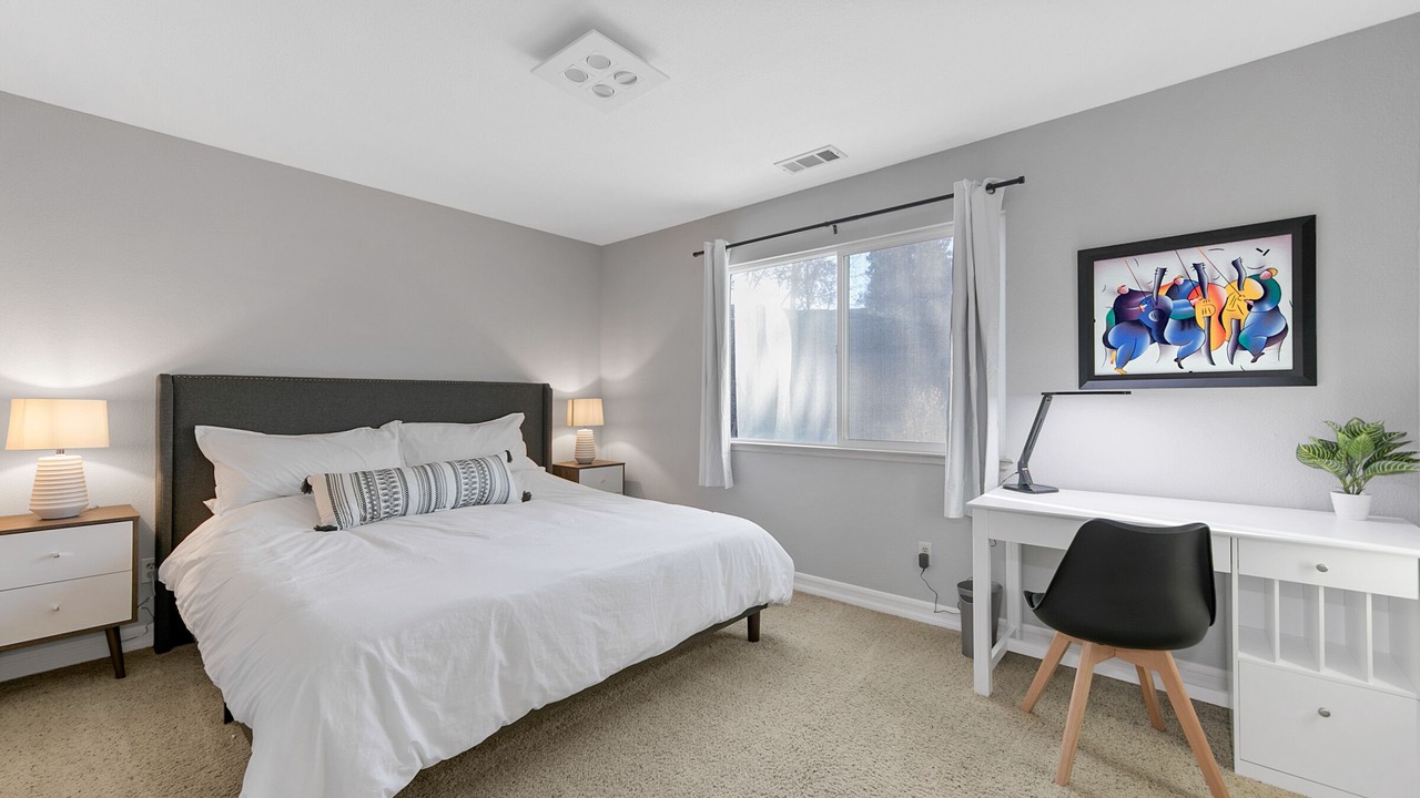 Photo of Bedroom in Midway
