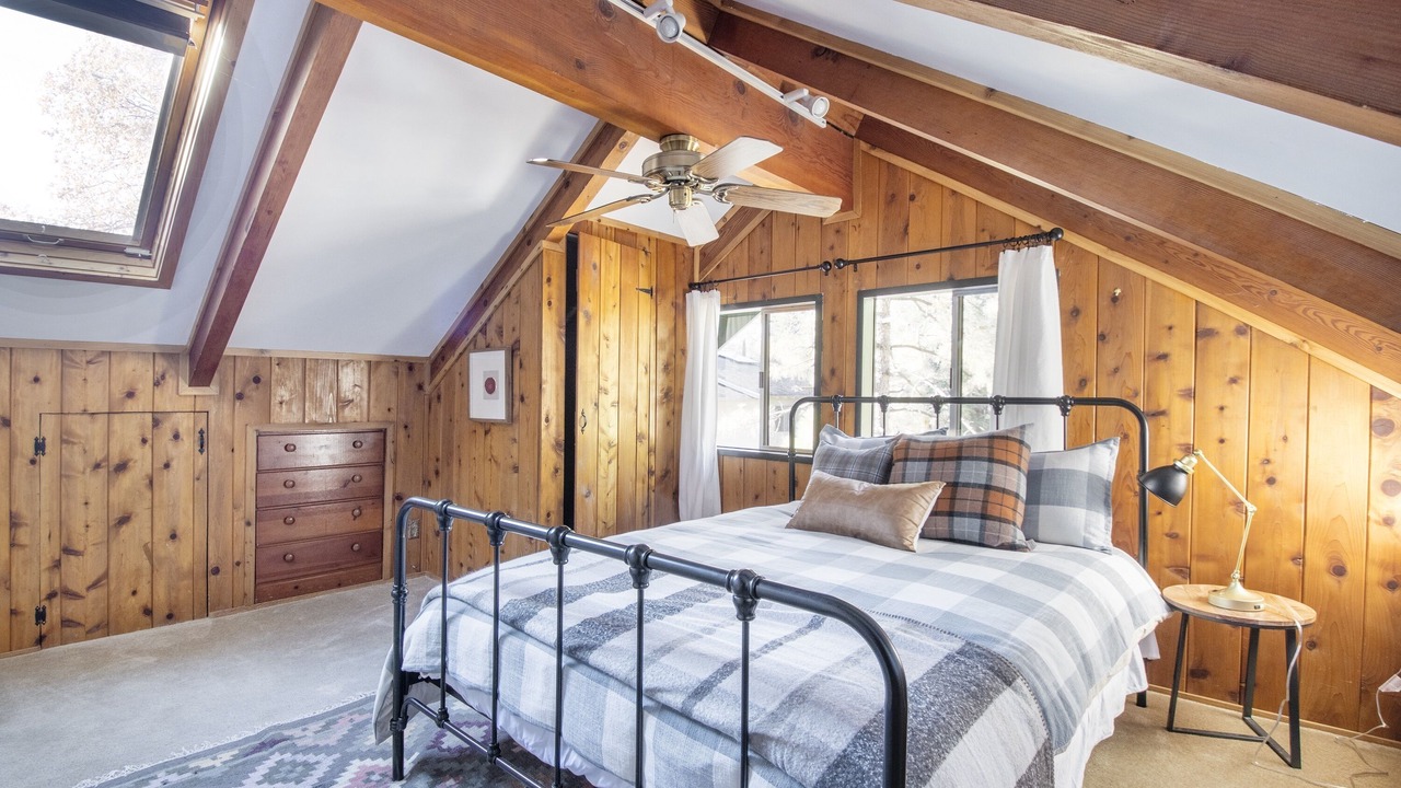 Photo of Bedroom in Idyllwild