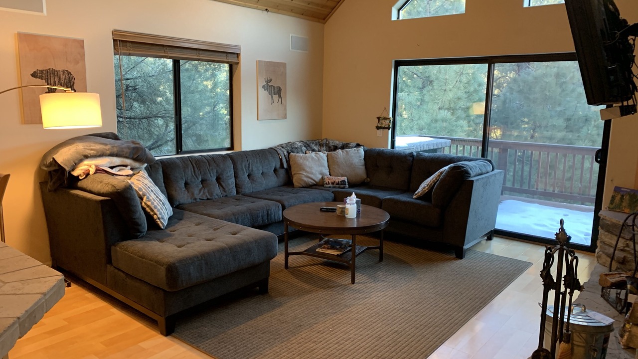 Photo of Livingroom in Pine Mountain Club