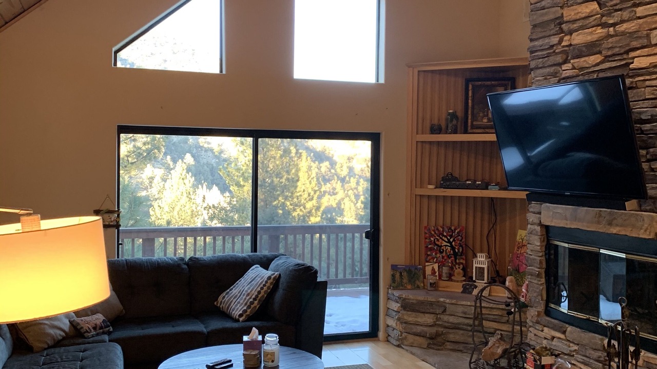 Photo of Livingroom in Pine Mountain Club