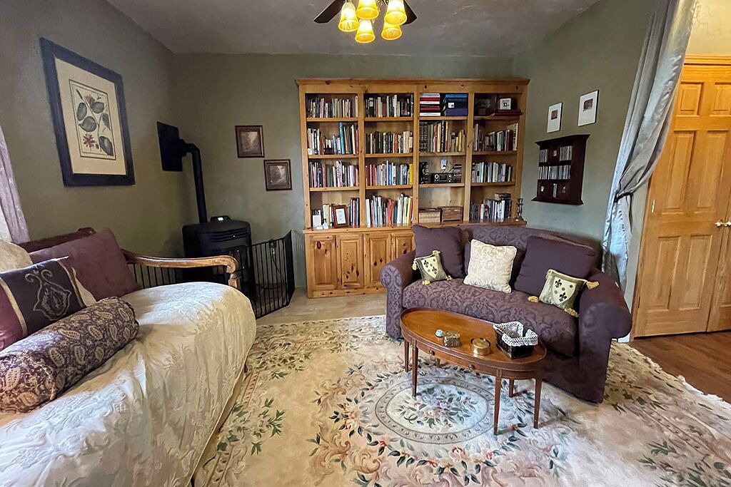 Photo of Livingroom in Williamson