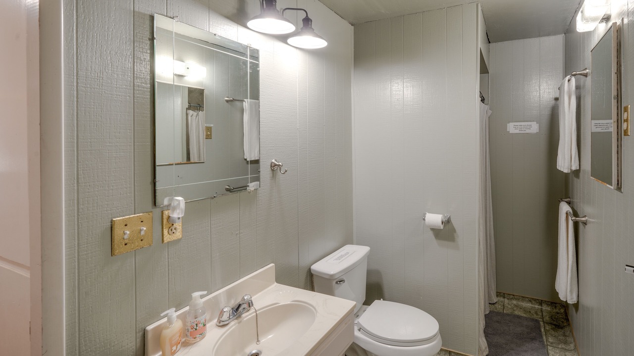 Photo of Bathroom in Posey